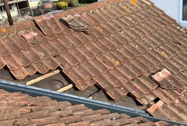 picture of roof repair